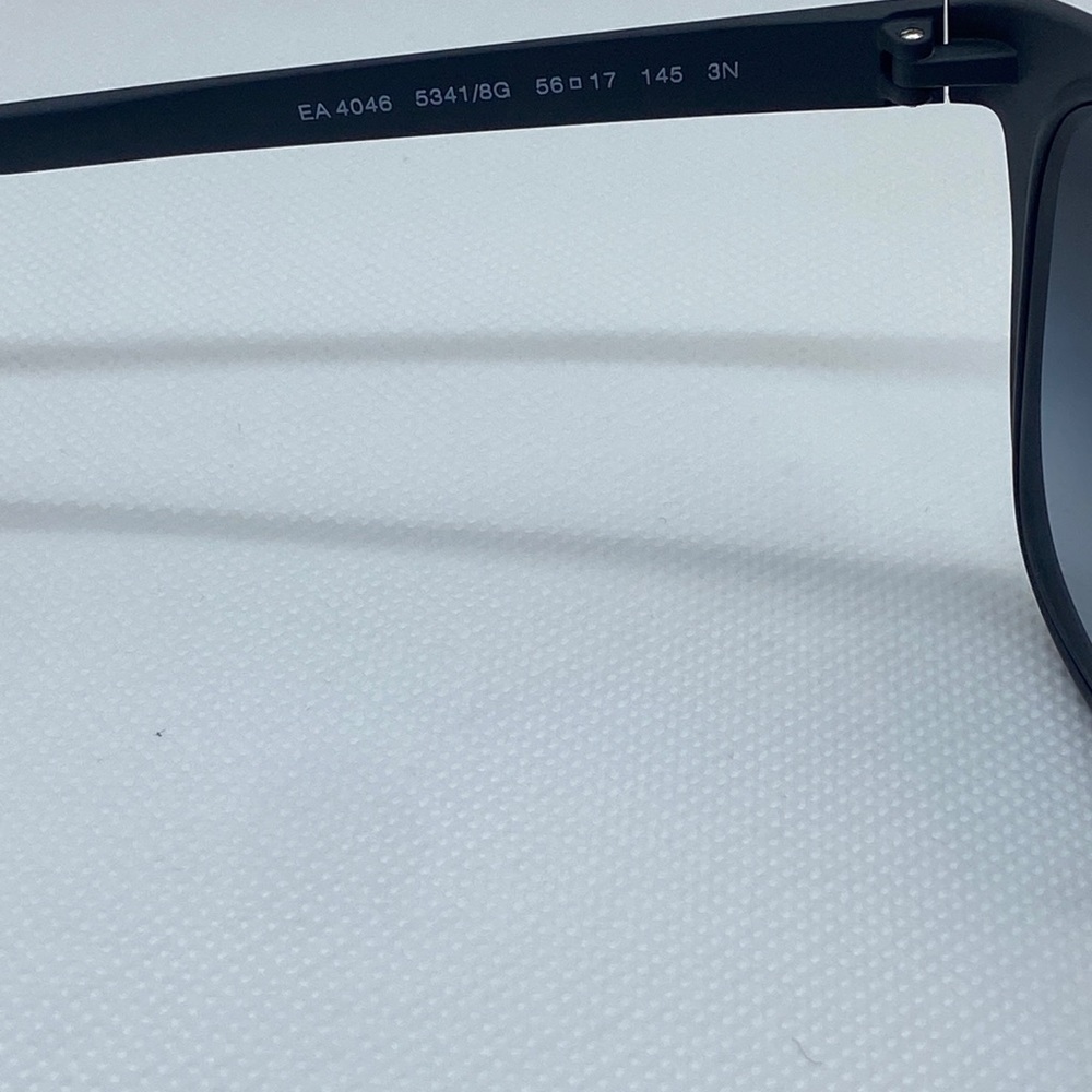 LIKE NEW! Emporio Armani Sunglasses - Picture 5 of 6